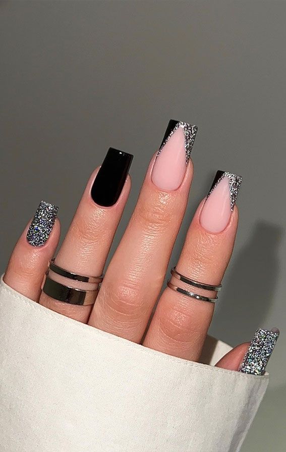 Chic Nail Design: Bold Color and Texture Fusion with Geometric Accents