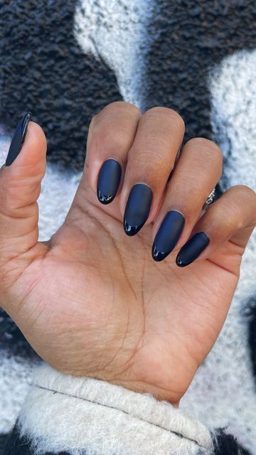 Elegant Matte Navy Nails with Glossy Black Tips: A Chic Contrast for Any Occasion.