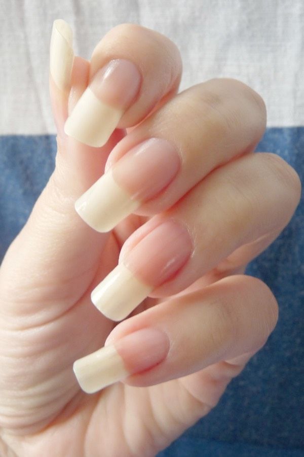 Elegant Ombre Nude Nails: A Modern, Polished Design for Understated Sophistication.