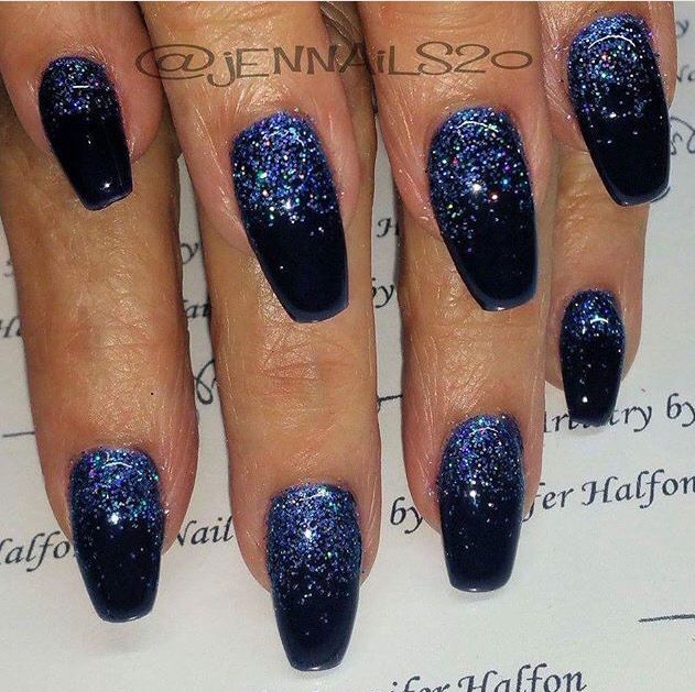 Elegant Gradient Sparkle Nail Design: Deep Navy to Shimmering Glitter