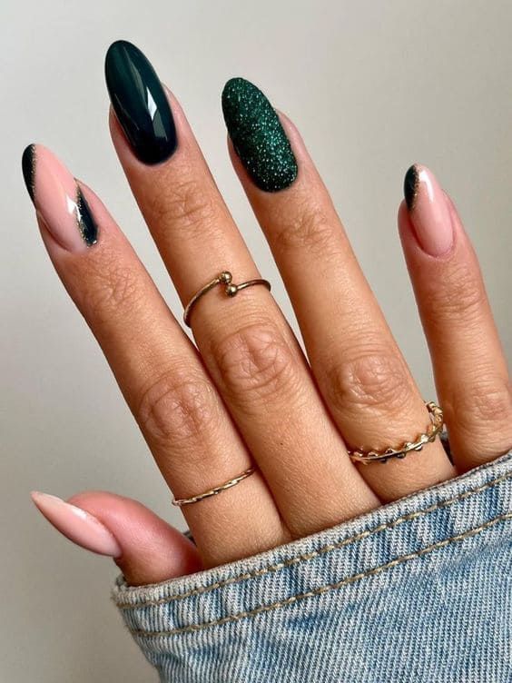 Chic and Sophisticated Nail Art: A Harmonious Blend of Colors and Textures