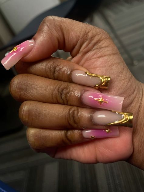 Sophisticated Gradient Nail Design with Gold Accents for a Chic Look