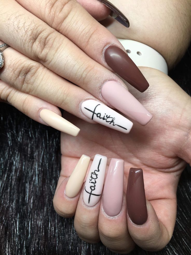 Elegant Nail Design: A Fusion of Neutral Tones with Matte and Glossy Finishes