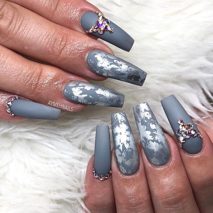 Matte Grey Nails with Metallic Accents: A Modern and Elegant Design