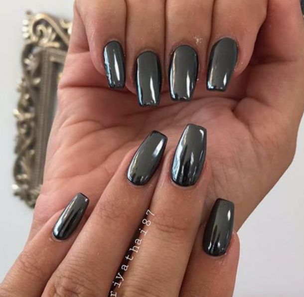 Elegant Sleek Black Nail Design: Versatile Glossy Finish for Any Occasion