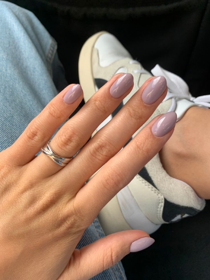 Sophisticated Almond-Shaped Mauve Nails: A Chic Look for Any Occasion