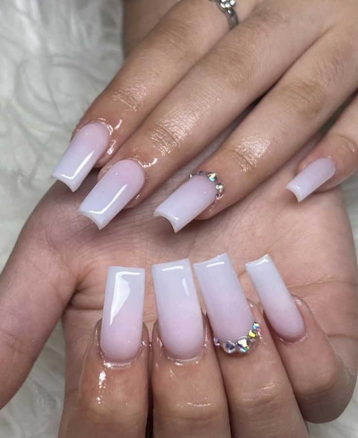 Chic Ombre Long Nails with Rhinestones and High-Gloss Finish.