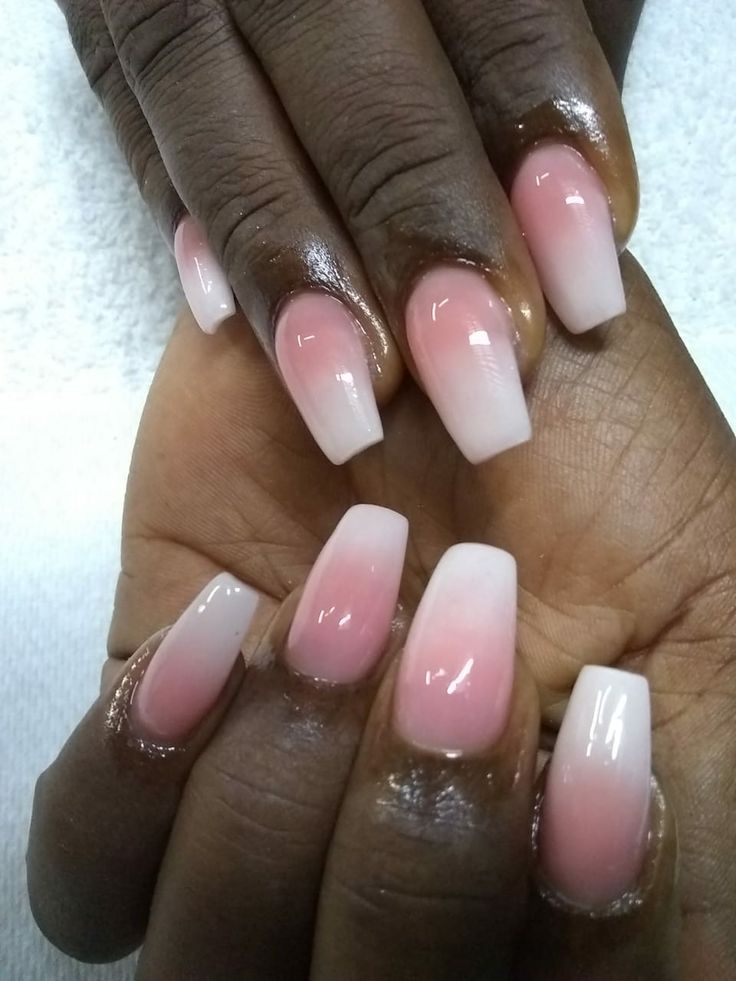 Elegant Ombre Nail Design: Soft Pink Gradient for a Sophisticated Look.