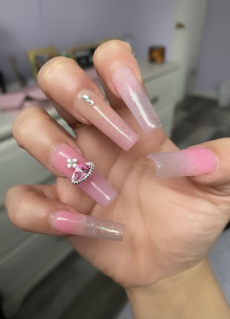 Elegant Gradient Glossy Nails with Sparkling Crown Accent