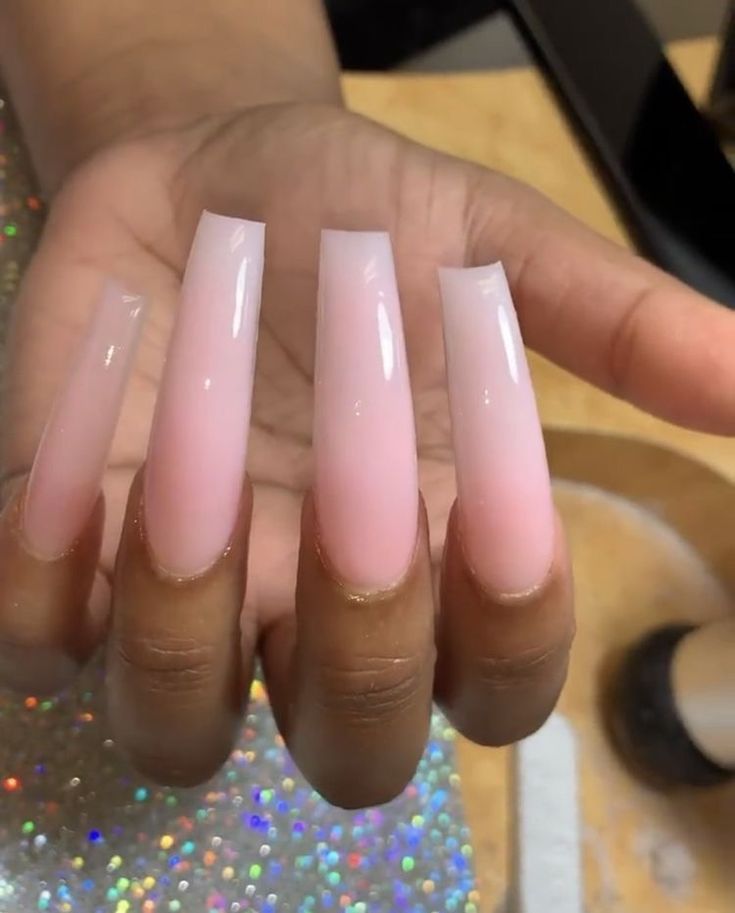 Elegant Ombre Nails: Chic Pink Fade Design for a Modern Look