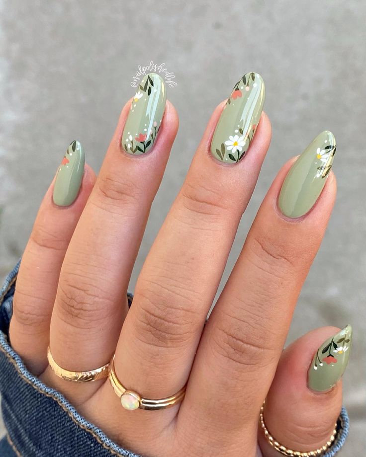 Serene Floral Nail Design: A Stylish, Understated Manicure for Spring and Summer.