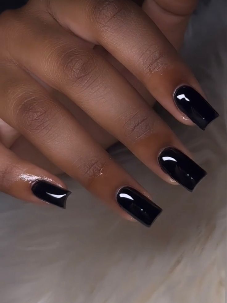 Bold and Sophisticated: The Timeless Elegance of Glossy Black Nails