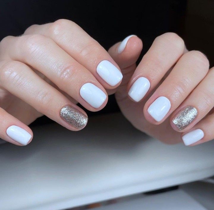 Chic White and Gold Nail Design: Stylish Contrast for Any Occasion