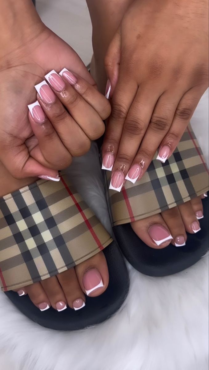 Sophisticated Elegant French Tip Nail Designs for a Trendy Look.