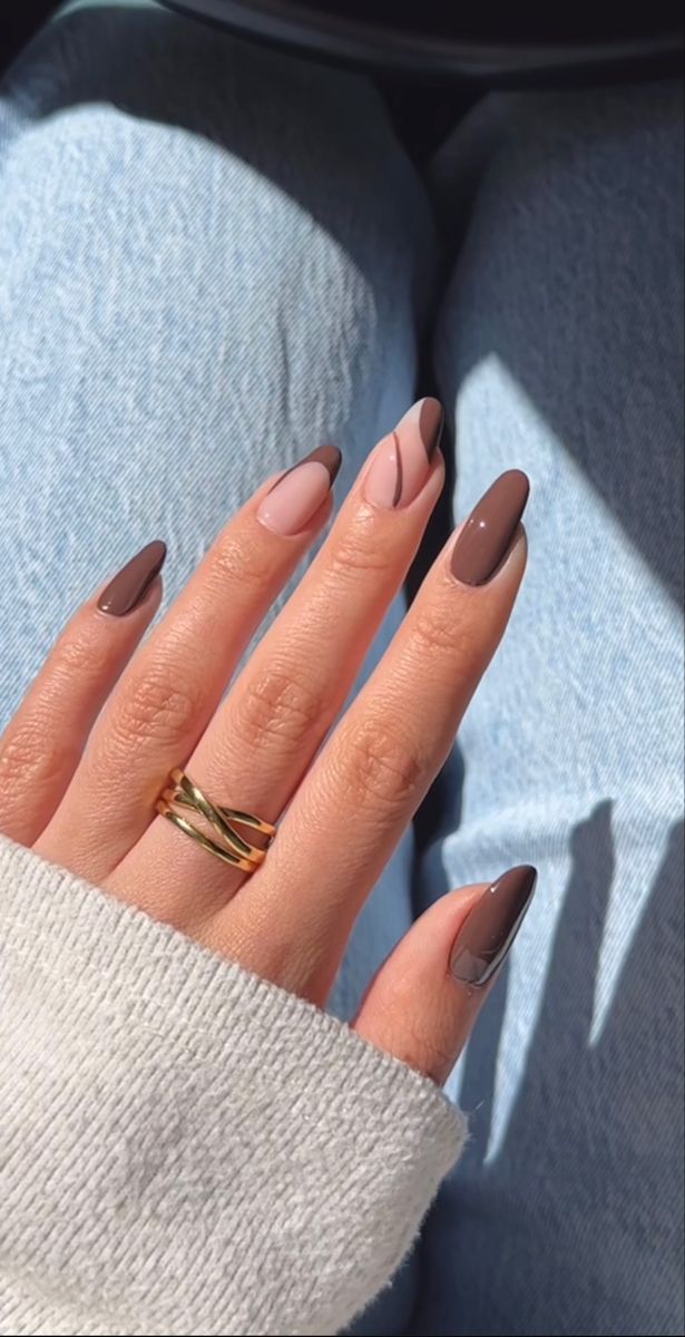 Chic Nail Design: Harmonious Blend of Warm Neutrals and Rich Chocolate Tones with Matte and Glossy Finishes.