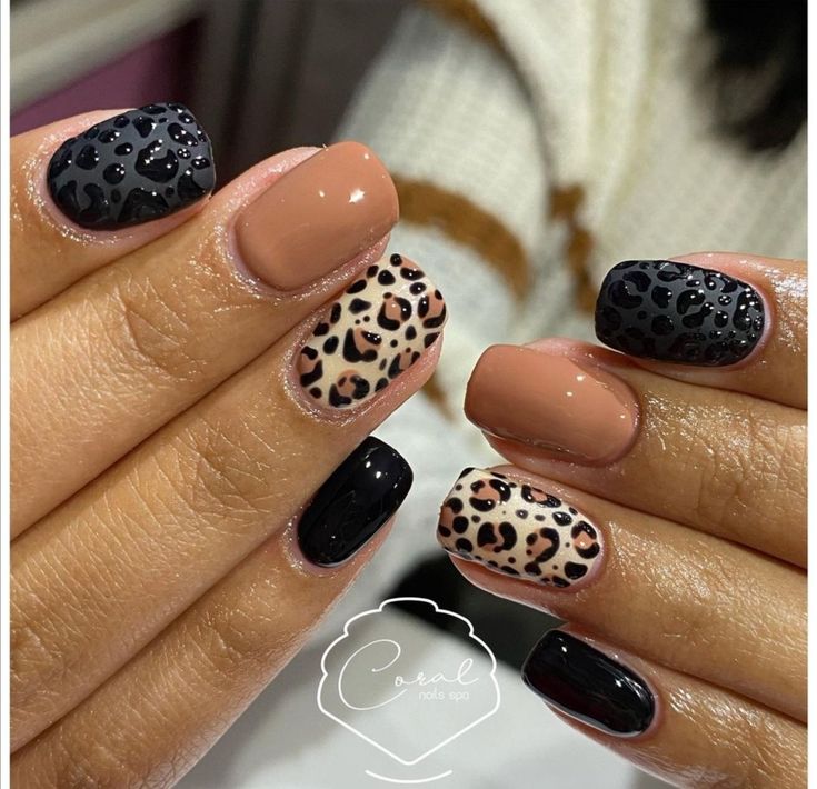 Playful Nail Design: Chic Textures and Bold Colors in Sophisticated Manicure