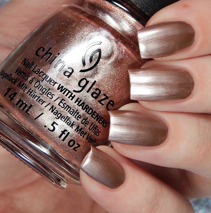 Sophisticated Metallic Taupe Nails: Glamorous Elegance for Any Occasion