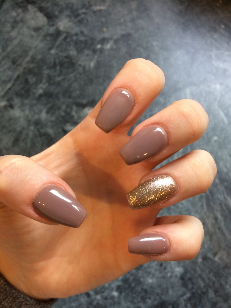 Chic Soft Gray Nail Design with Glamorous Gold Glitter Accent