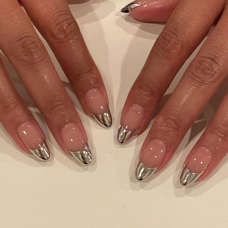 Elegant Chic Silver-Tipped Manicure: A Bold Contrast of Metallic and Nude.