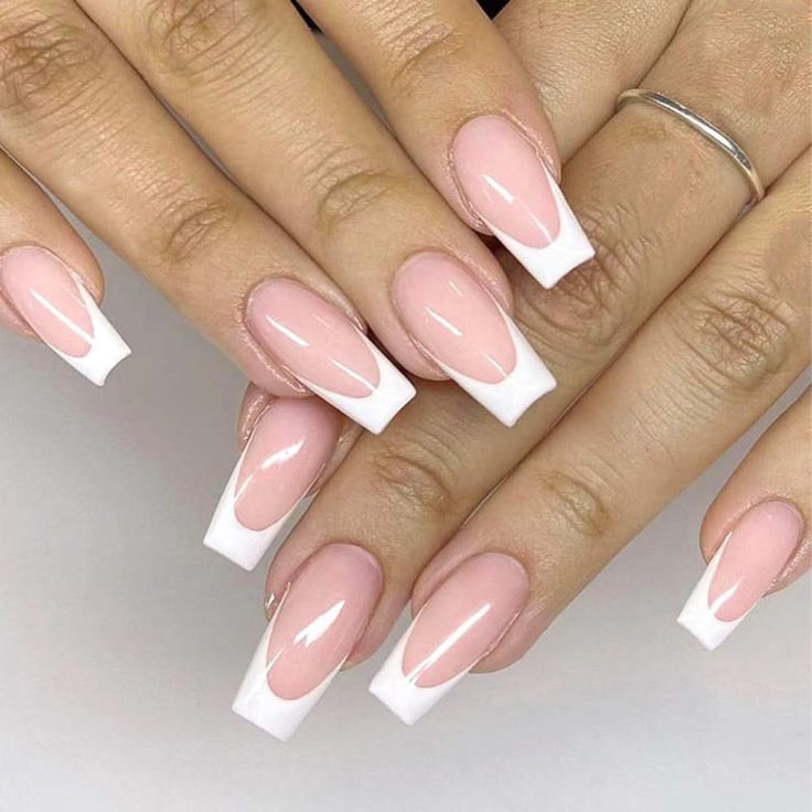 Chic Elegant French Tip Manicure: Soft Nude Base with Bold White Tips