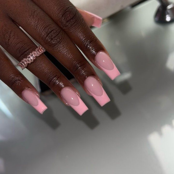 Elegant Soft Pink and French Tip Nail Design: A Sophisticated Yet Simple Look for Any Occasion.