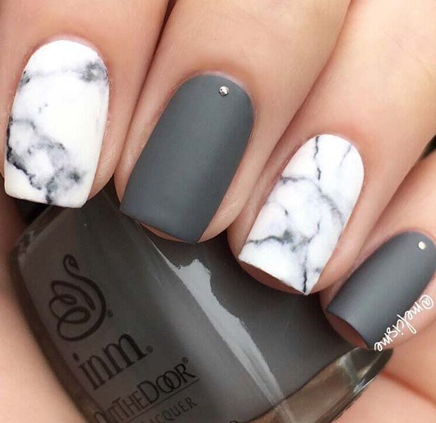 Elegant Gray and White Marble Nail Design with Gem Accent