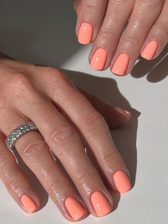 Chic Soft Peach Nail Design for All Occasions