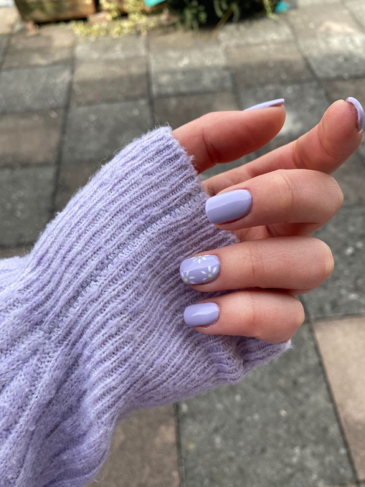 Elegant Pastel Lavender Nails: A Cozy Complement to Your Sweater.