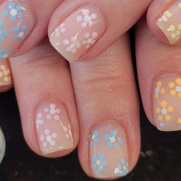 Charming Pastel Floral Nail Design for a Fresh Spring Aesthetic