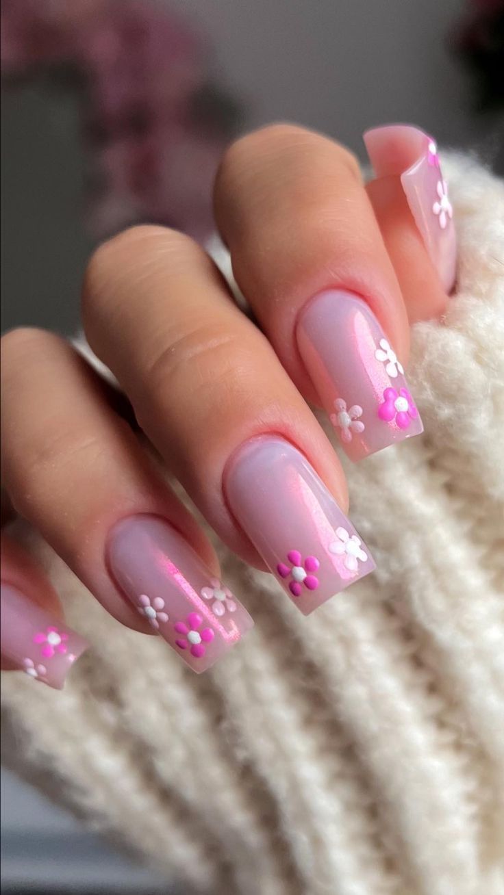 Elegant Floral Nail Design for a Fresh Spring Look