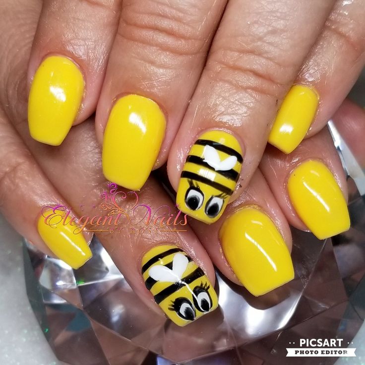 Vibrant Yellow Bee Nail Design for a Playful Summer Look.