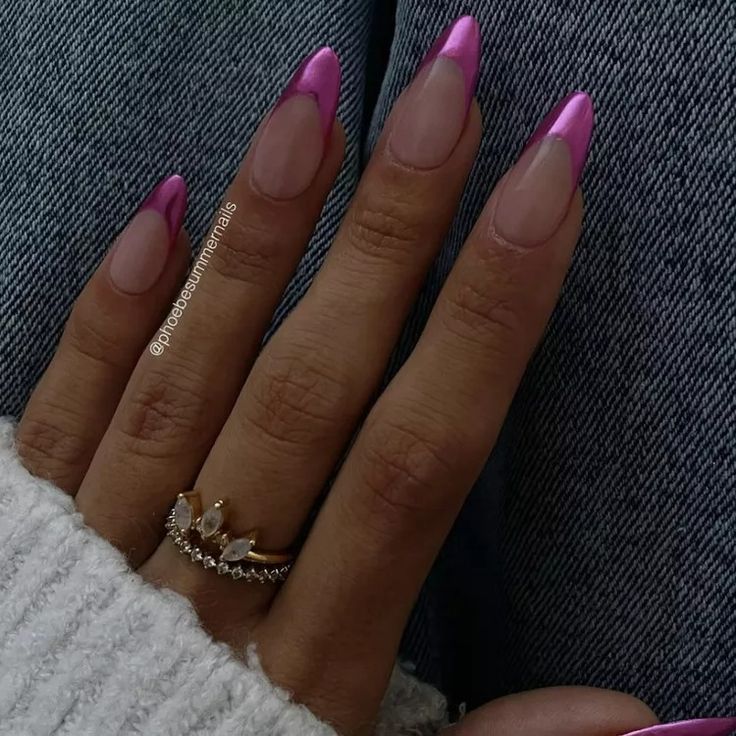 Chic Nude Nails with Vibrant Pink Tips: A Stylish Statement Design.