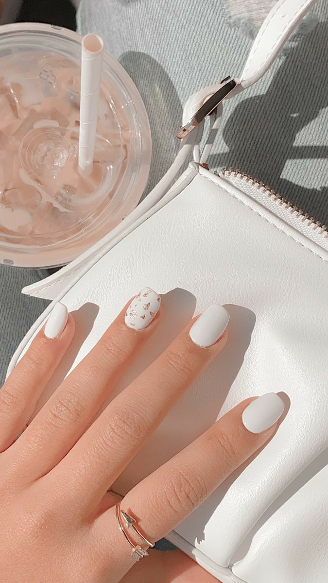 Chic Minimalist Aesthetic: Elegant White Nails and Accessories for Any Occasion