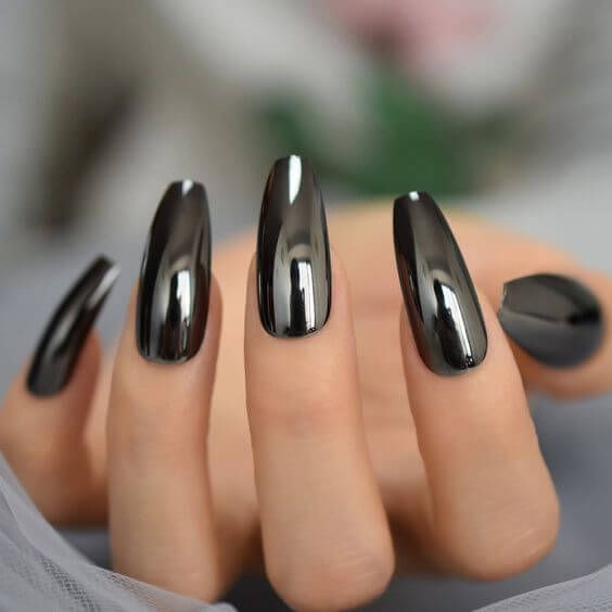 Sleek Black Nail Design: A Glossy Sophistication for Bold Elegance.