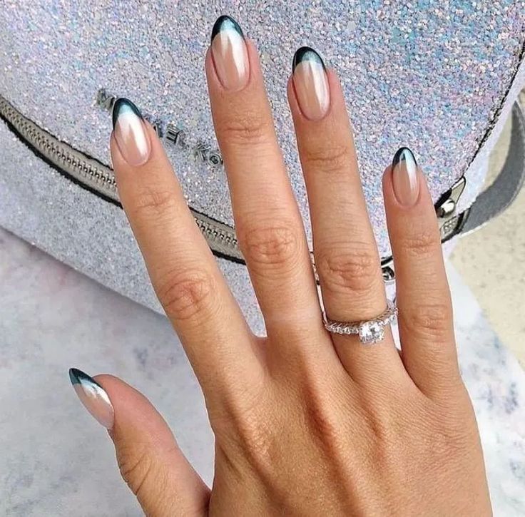 Chic Almond-Shaped Nails with Elegant Gradient Design