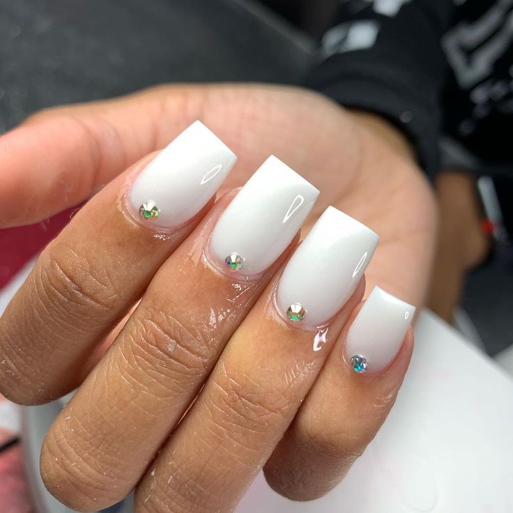 Sleek White Square Nails with Rhinestones: A Modern Minimalist Touch for Any Occasion.