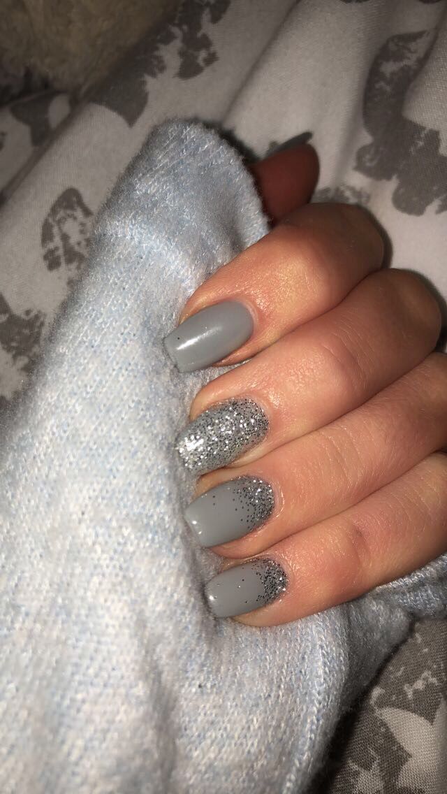 Elegant Grey Nail Design with Matte and Glitter Finishes for Glamorous Looks.