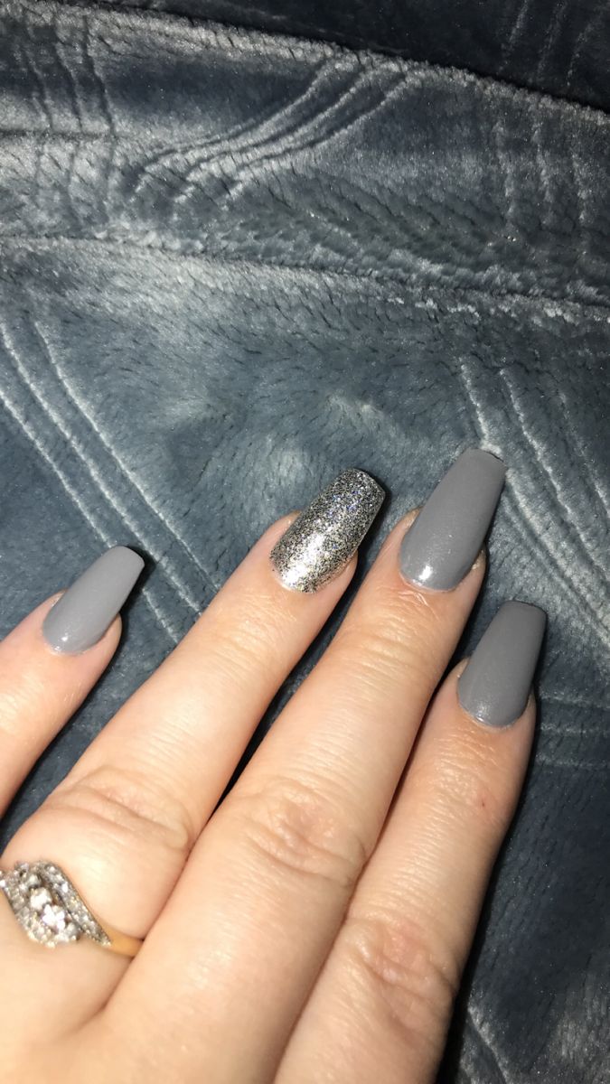 Chic Gray Matte Nail Design with Glitter Accent for a Modern Look