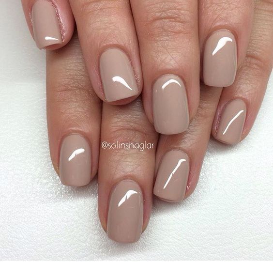 Sophisticated Elegant Nude Nails: Minimalist Design for Any Occasion