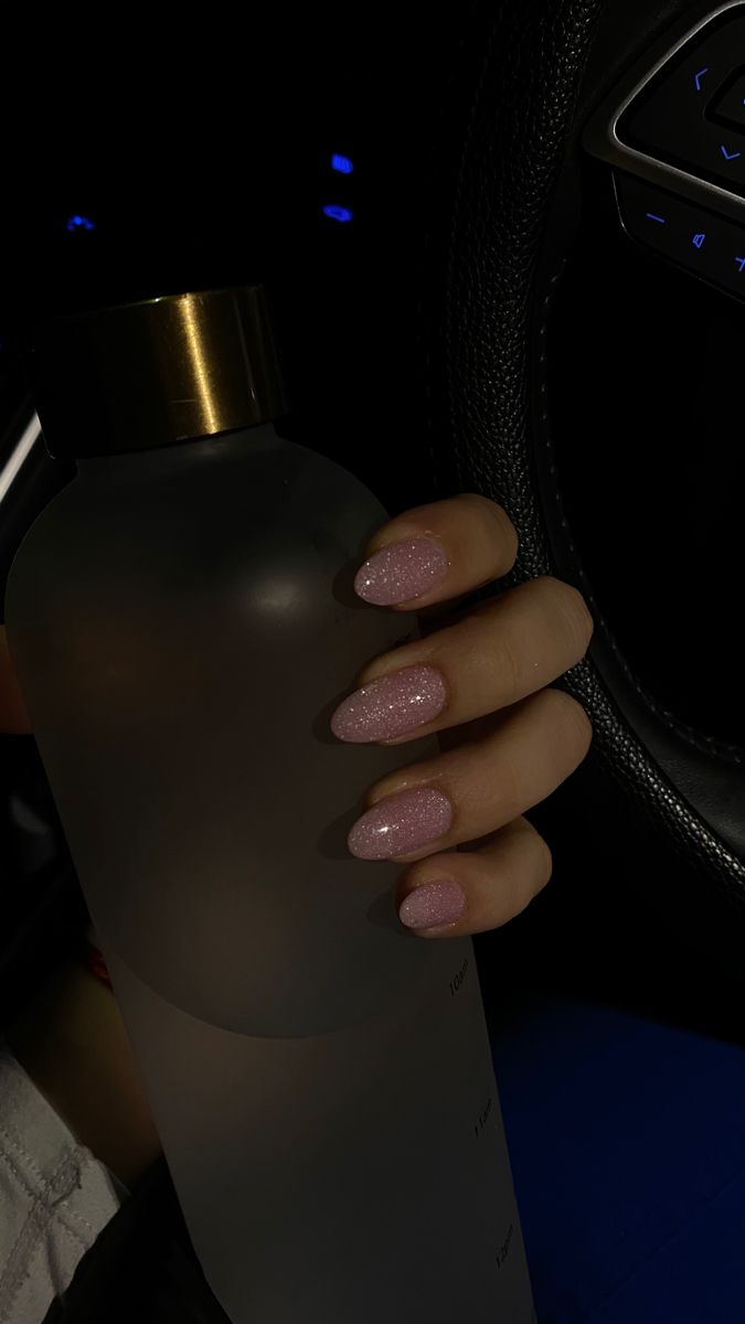 Elegant Glittery Pink Nails for Any Occasion