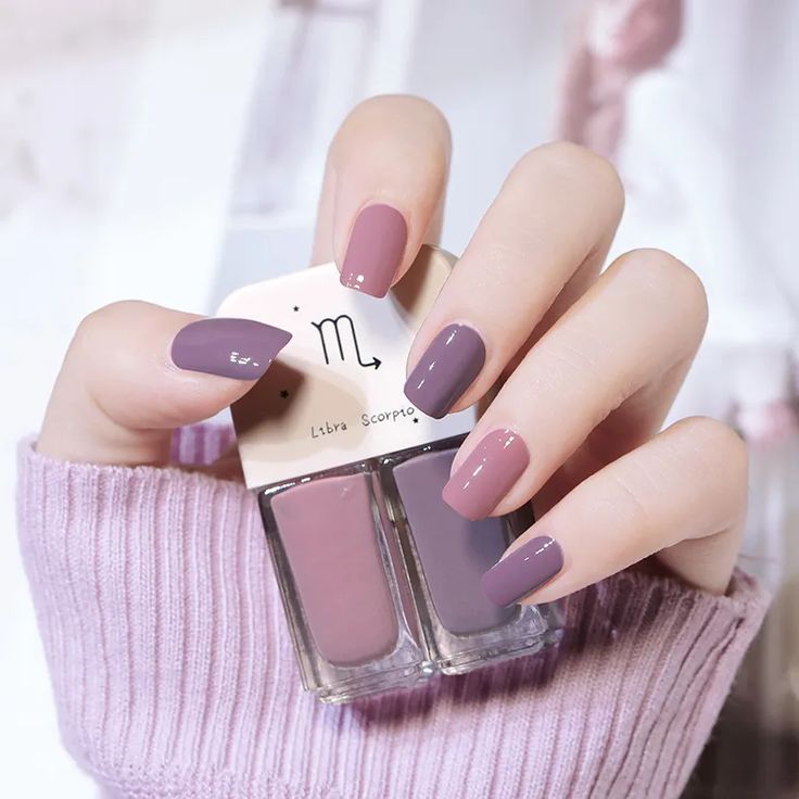 Elegant Purple Gradient Nail Design with Sophisticated Detailing