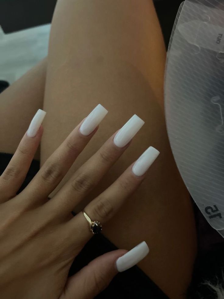 Sophisticated Elegance: Striking White Acrylic Nails for Any Occasion