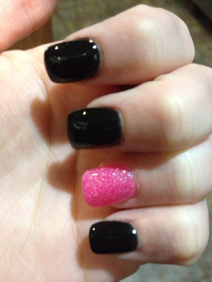 Chic Black and Pink Nail Design: A Bold and Playful Contrast for Any Occasion.