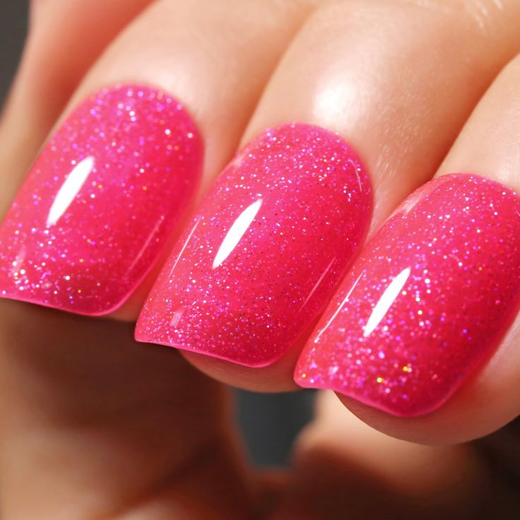 Chic Sparkling Pink Glitter Nail Design for a Dazzling Look.