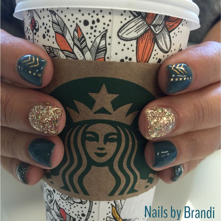 Elegant Teal and Glittering Gold Nail Design: A Trendy Blend of Sophistication and Festivity.