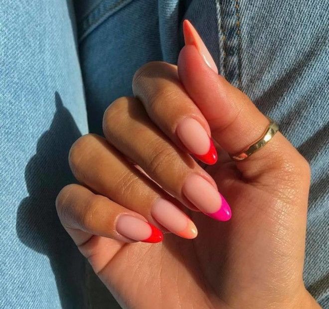 Chic Ombre Almond Nails: Soft Pink to Vibrant Red with Matte Finish and Bold Tips