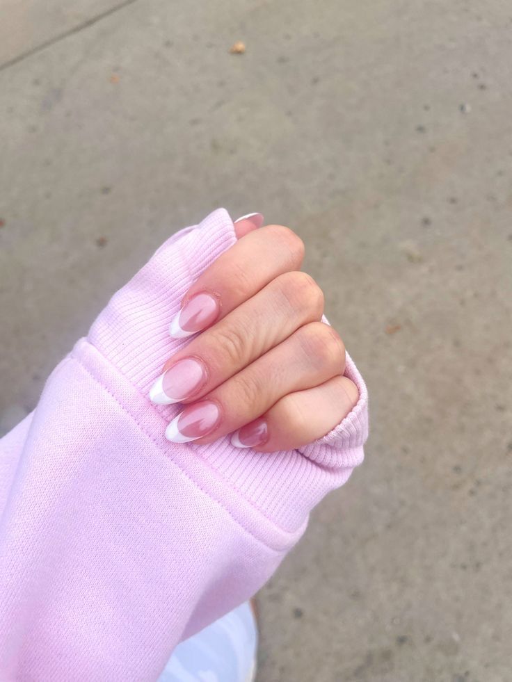 Chic Soft Pink French Tip Nail Design for an Elegant Everyday Look