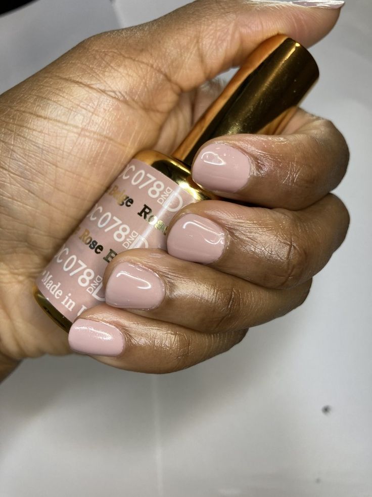 Elegant Nude Nails: A Sophisticated Look for Any Occasion