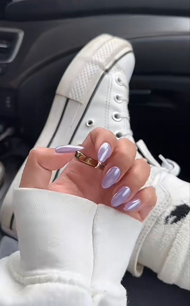 Chic Lavender Nails: A Trendy Blend of Elegance and Casual Sophistication.