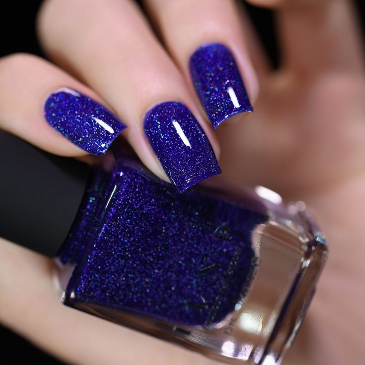 Striking Holographic Purple Nails: Effortlessly Glamorous and Elegant for Any Occasion.